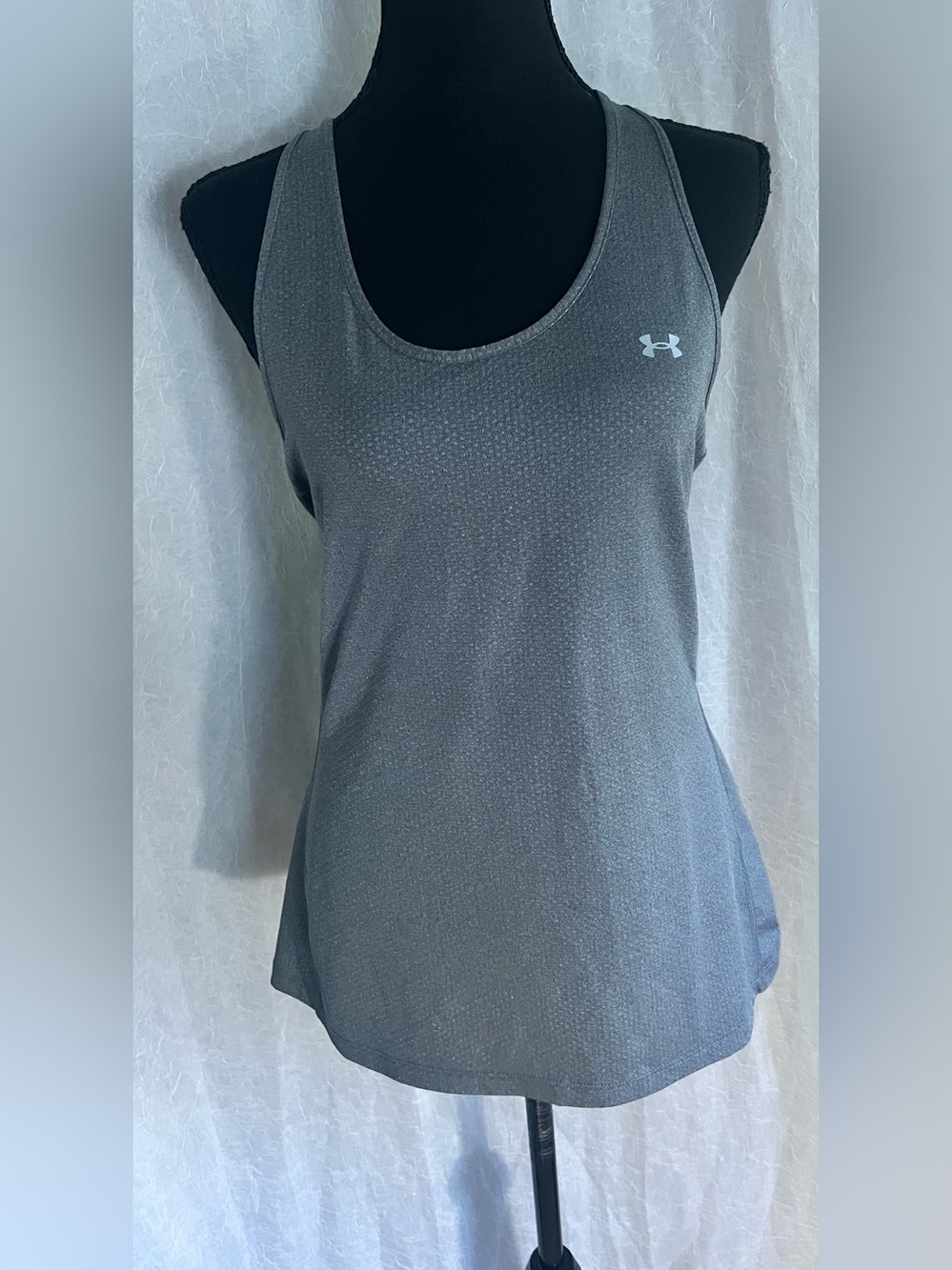 Under Armour Gray Scoop Neck Performance Tank
